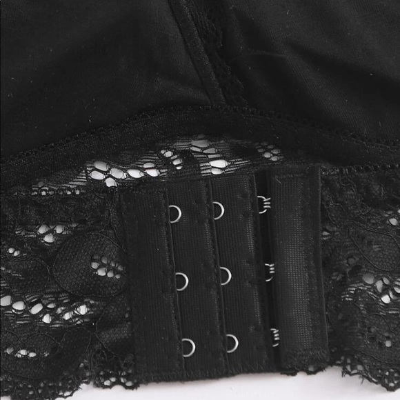 BLACK FLORAL LACE HALTER BRALETTE - Picture 4 of 7